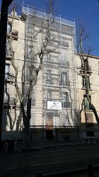 POSE ÉCHAFAUDAGE POUR UNE RÉNOVATION TOITURE BD CHAVE MARSEILLE 13005